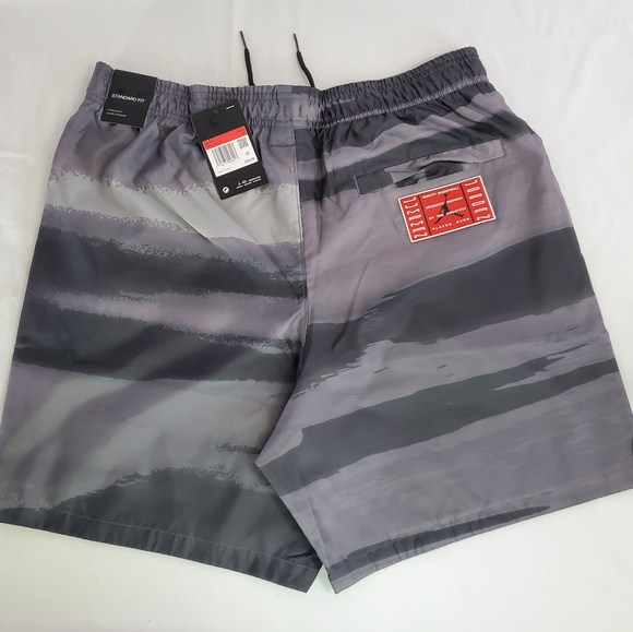 Nike Air Jordan Legacy AJ11 Shorts CW0840-010 - Picture 2 of 4